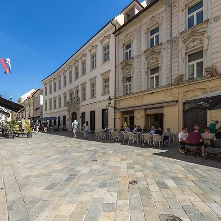 Apartmán Historic Center Apartment, Quiet Courtyard View