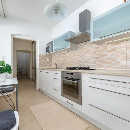 Historic Center Apartment, Quiet Courtyard View
